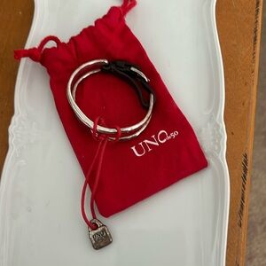 Uno de 50 silver with brown leather strap bangle bracelet